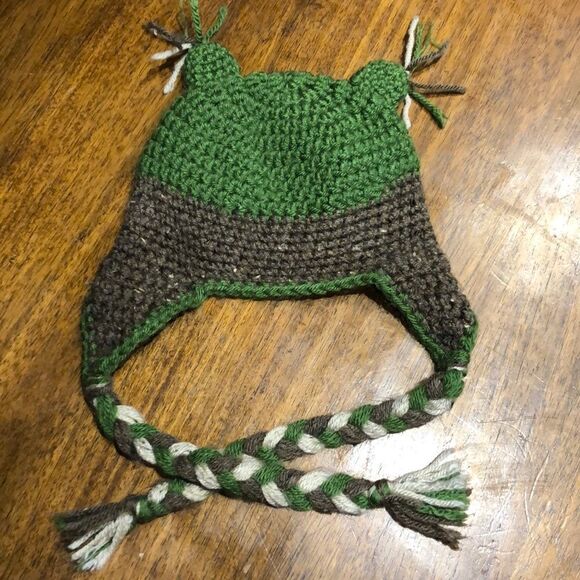 Kids Hand Knit Owl Hat w/Tie - Picture 2 of 4